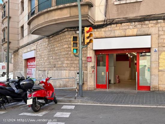 Gran local comercial en Av. Estanislao Figueres a 50 metros de Rambla Nova. - TARRAGONA