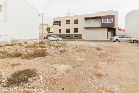 GRAN TERRENO URBANO EN VENTA EN CATRAL. - ALICANTE