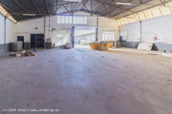 AMPLIA NAVE EN VENTA DE 1309 m2 DE SUELO INDUSTRIAL, SITUADA EN  CATRAL. - ALICANTE