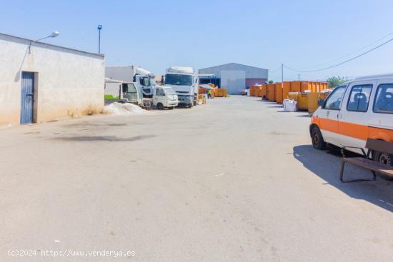 EN VENTA AMPLIA NAVE INDUSTRIAL EN CALLOSA DE SEGURA. - ALICANTE