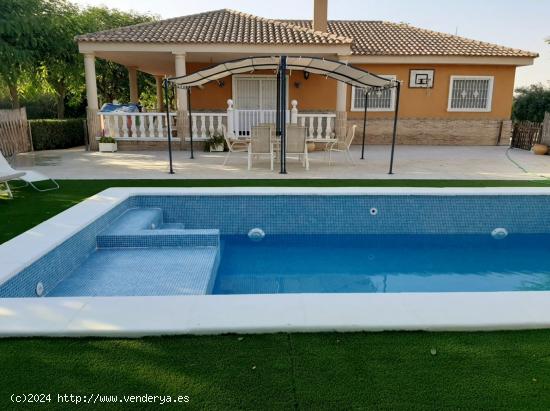 Excelente Finca con caballerizas en El Palmar (Murcia) - MURCIA