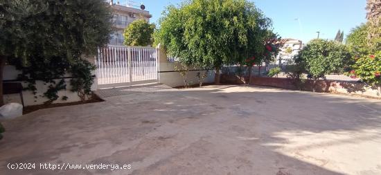 Se Vende Precioso Chalet en Los Narejos con buena ubicación - MURCIA