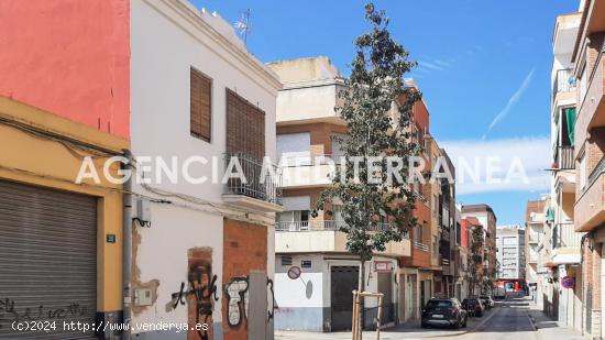 Casa de pueblo para REFORMAR en Torrent - VALENCIA