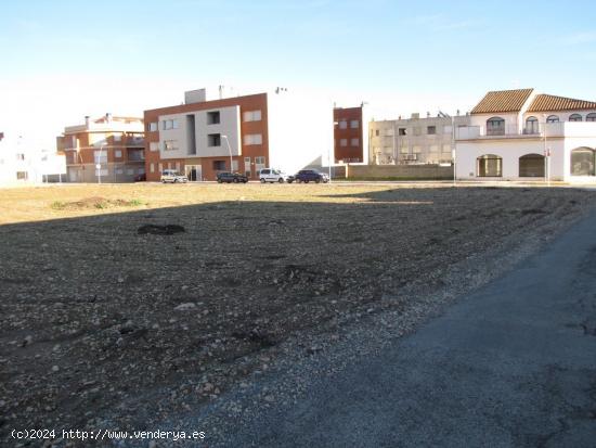 SOLAR URBANO CON FACHADA A CUATRO CALLES EN L'ALDEA - TARRAGONA