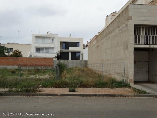 SOLAR LARGO EN ZONA VALLETES - TARRAGONA