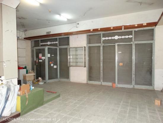 EXCELENTE I AMPLIO LOCAL COMERCIAL EN EL CENTRO DE AMPOSTA - TARRAGONA