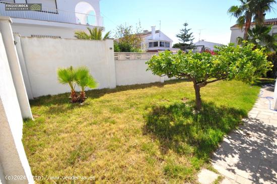 Chalet con 4 habitaciones muy luminoso, jardin y garaje - TARRAGONA