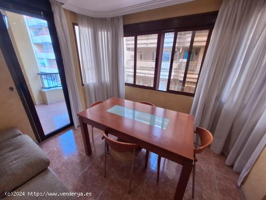 Ref.7388 Apartamento de 3 dormitorios en el centro de Torrevieja - ALICANTE