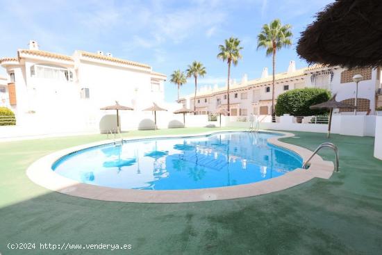 BUNGALOW PLANTA BAJA EN AGUAMARINA. ORIHUELA COSTA. 2 DORM. TERRAZA 25 M2. PLAYA A 350 M. - ALICANTE