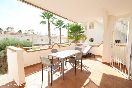 BUNGALOW PLANTA BAJA EN AGUAMARINA. ORIHUELA COSTA. 2 DORM. TERRAZA 25 M2. PLAYA A 350 M. - ALICANTE