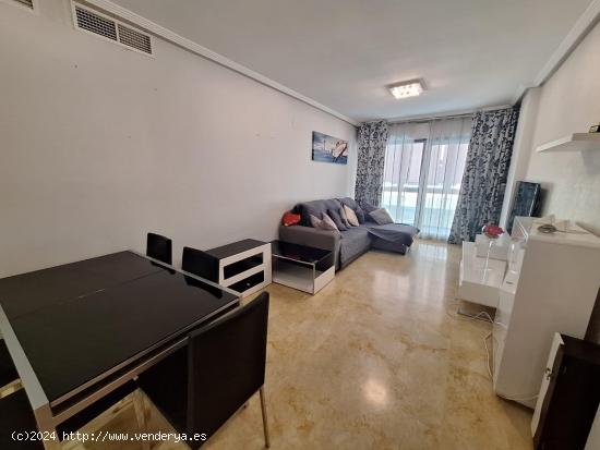 Apartamento de 2 dormitorios en Torrevieja en primera línea de mar - ALICANTE