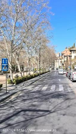 FANTASTICA VIVIENDA EN ZONA INMEJORABLE!!!!!!!!! - GRANADA