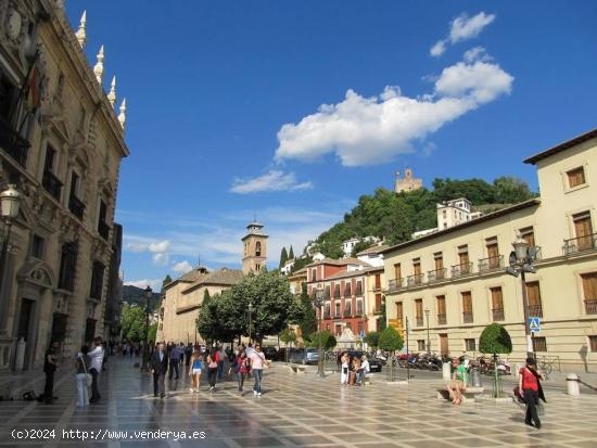 Espectacular edificio  zona Plaza Nueva!!!!!!!!!!!!!!!!!!!!!!!!!!!!!! - GRANADA