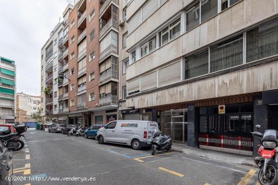  Gran piso con garaje junto Recogidas - GRANADA 