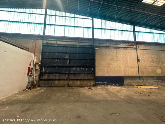 GRAN NAVE INDUSTRIAL DE 4.000M2 EN EL POLÍGONO SON CASTELLÓ - BALEARES