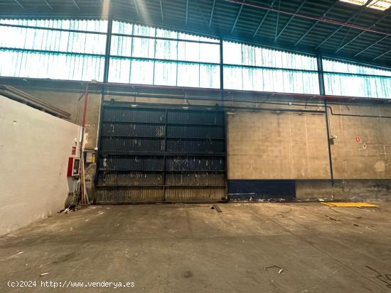 GRAN NAVE INDUSTRIAL DE 4.000M2 EN EL POLÍGONO SON CASTELLÓ - BALEARES