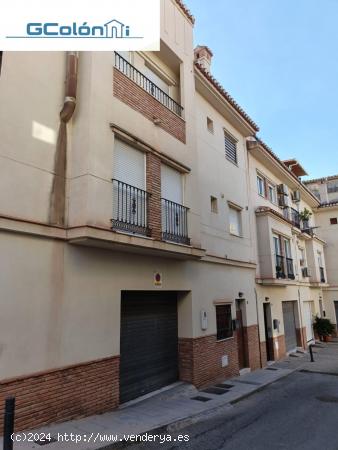 CASA ADOSADA EN CENTRO DE MOTRIL - GRANADA