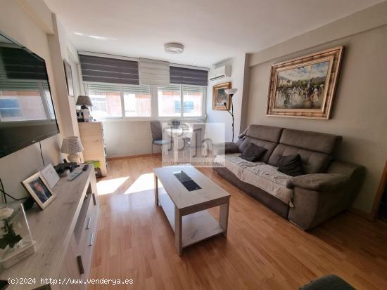 BLANHOGAR VENDE EN EXCLUSIVA PISO EN SAN ANDRES - MALAGA