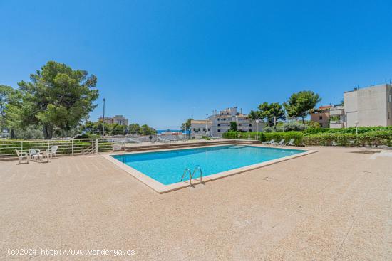 Planta baja con piscina comunitaria y vistas al mar en San Agustí - BALEARES