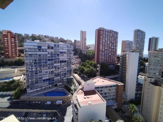 Apartamento en primera lines de playa Levante. 1 dormitorio. 1 baño. parking y piscina comunitaria.