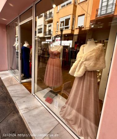 TRASPASO DE EXCELENTE Y LINDA TIENDA DE ROPA Y ACCESORIOS EN EL CENTRO - ALICANTE