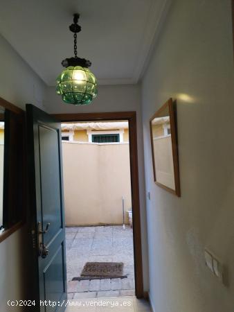 CHALET ADOSADO DE 4 DORMITORIOS A 200 METROS DE LA PLAYA - ZONA CAMPOAMOR - - ALICANTE