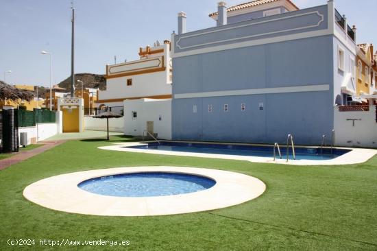 SE ALQUILA BONITO DUPLEX EN TERREROS POR TEMPORADAS - ALMERIA