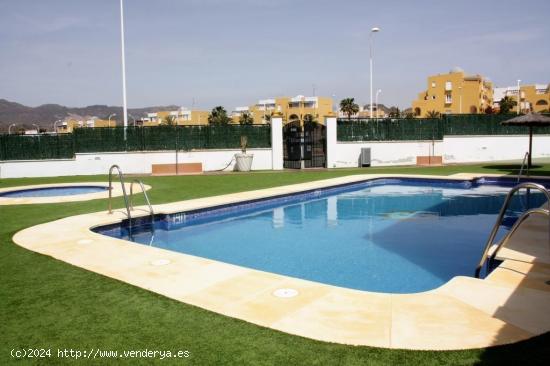 SE ALQUILA BONITO DUPLEX EN TERREROS POR TEMPORADAS - ALMERIA