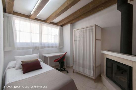 Coqueta Habitación en alquiler en Pio XII, Alicante- Solo chicas - ALICANTE