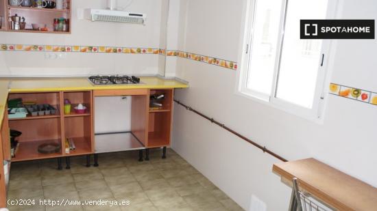 Piso de 3 habitaciones en alquiler cerca de Triana - SEVILLA