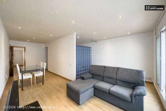 Apartamento de 2 dormitorios en El Carmel - BARCELONA