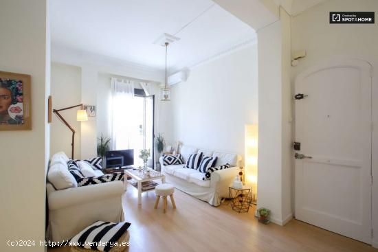 Piso de 5 habitaciones en alquiler en Valencia - VALENCIA