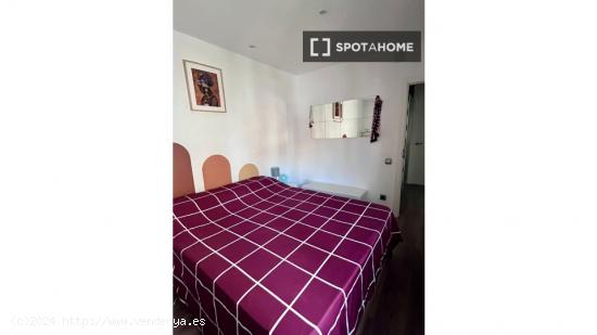 Habitación en piso compartido en barcelona. - BARCELONA