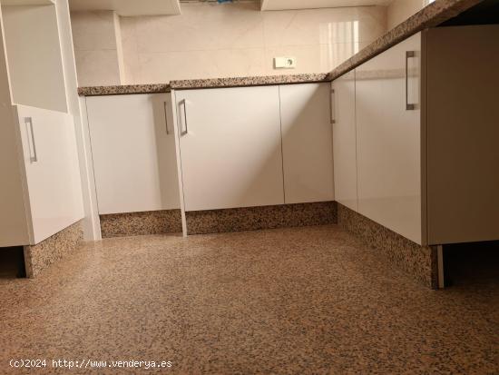 SE VENDE PISO REFORMADO EN EL CENTRO - ALICANTE