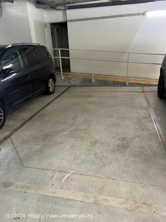 ¡PARKING EN ALQUILER, ANTONIO MACHADO! - BARCELONA