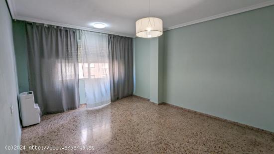 Piso de 4 habitaciones en zona céntrica de Tavernes de la Valldigna - VALENCIA