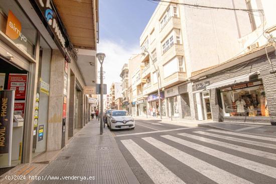 APARTAMENTO DE 5 DORMIORIOS 2 BAÑOS EN CENTRO DE TORREVIEJA (ALICANTE) - ALICANTE