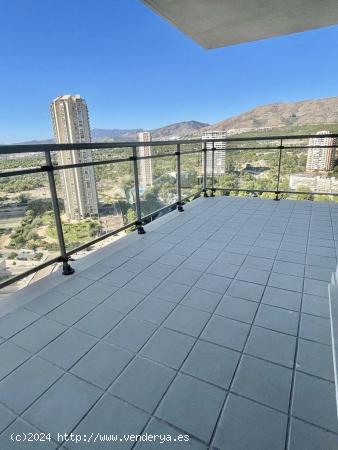 SE VENDE UN APARTAMENTO EN PONIENTE, BENIDORM - ALICANTE