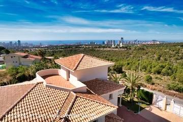 SE VENDE UNA VILLA DE LUJO EN BENIDORM - ALICANTE