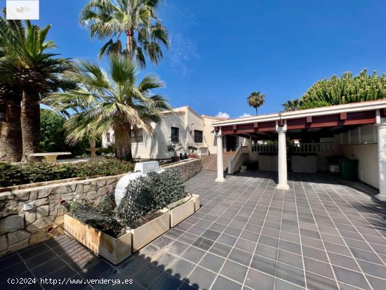 SE VENDE VILLA EN LA ZONA PRIVILEGIADA DE ALBIR - ALICANTE