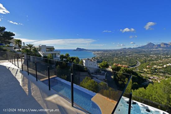 SE VENDE UNA VILLA EN ALTEA HILLS - ALICANTE