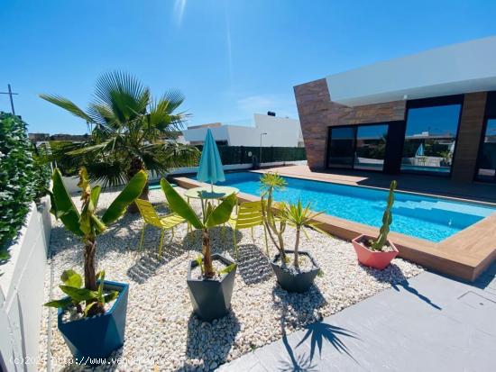 VILLA EN VENTA EN TERRA MARINA- BALCÓN DE FINESTRAT - ALICANTE