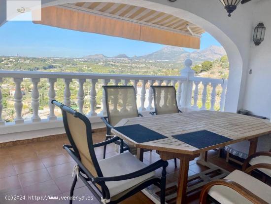 VILLA EN ALTEA EN VENTA - ALICANTE