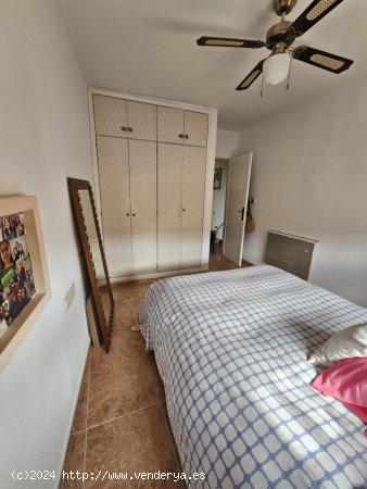 SE VENDE UNA CASA ADOSADA EN LA NUCIA - ALICANTE