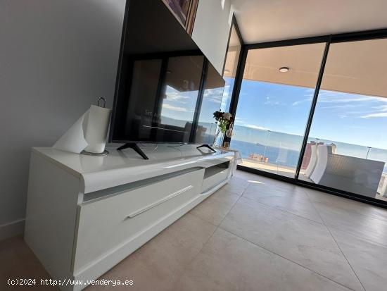 APARTAMENTO CON VISTAS AL MAR CON PARKING Y TRASTERO - ALICANTE