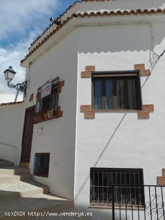 SE VENDE LA CASA EN PUEBLO DE ALTEA - ALICANTE