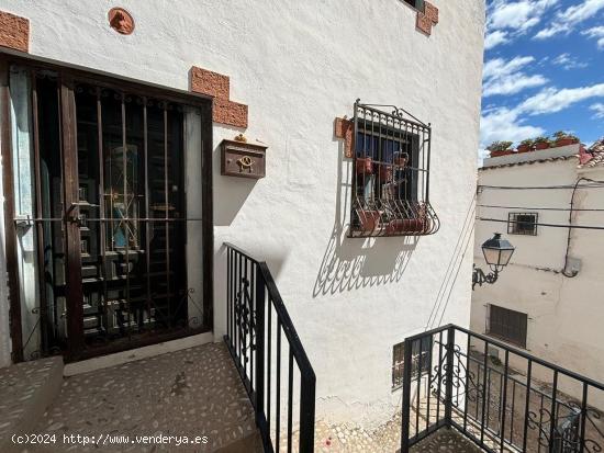 SE VENDE LA CASA EN PUEBLO DE ALTEA - ALICANTE