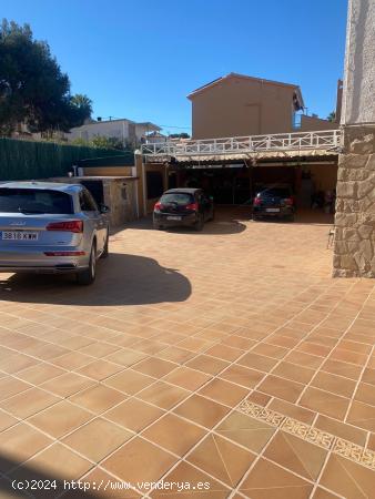 SE VENDE UNA CASA EN EL ALBIR - ALICANTE