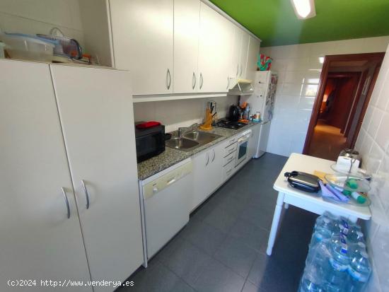 PISO CON PARQUING Y TRASTERO EN VENTA - BARCELONA