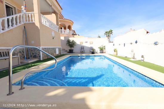 Stunning Villa with private pool - ALICANTE